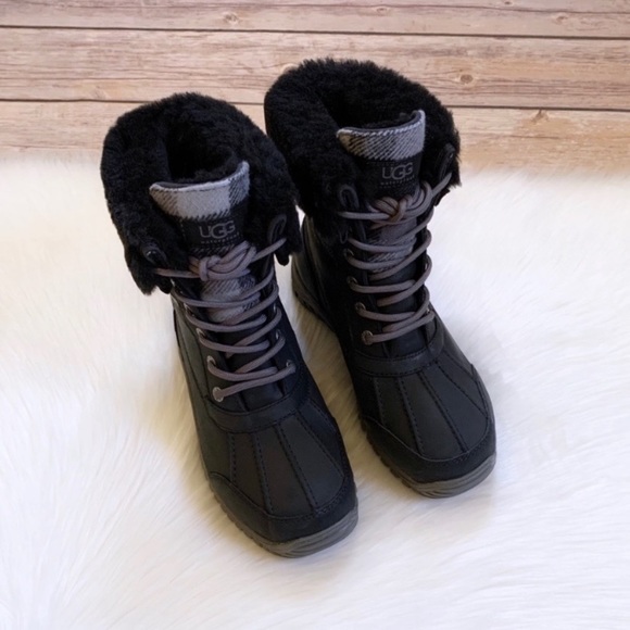 UGG Women’s Adirondack Boot II Plaid Waterproof - Picture 4 of 10